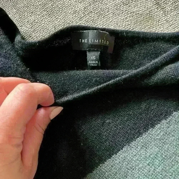 The Limited XS Green & Black Asymmetrical Loose Fit Sweater - Picture 2 of 7